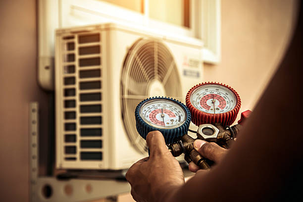 Professional Hvac technician working in Fentress, TX